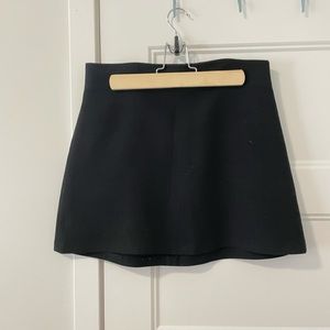 Black Zara Mini Skirt, size M